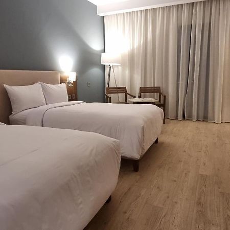 Phoenix Hotel & Wellness Sheikh Zayed City 외부 사진