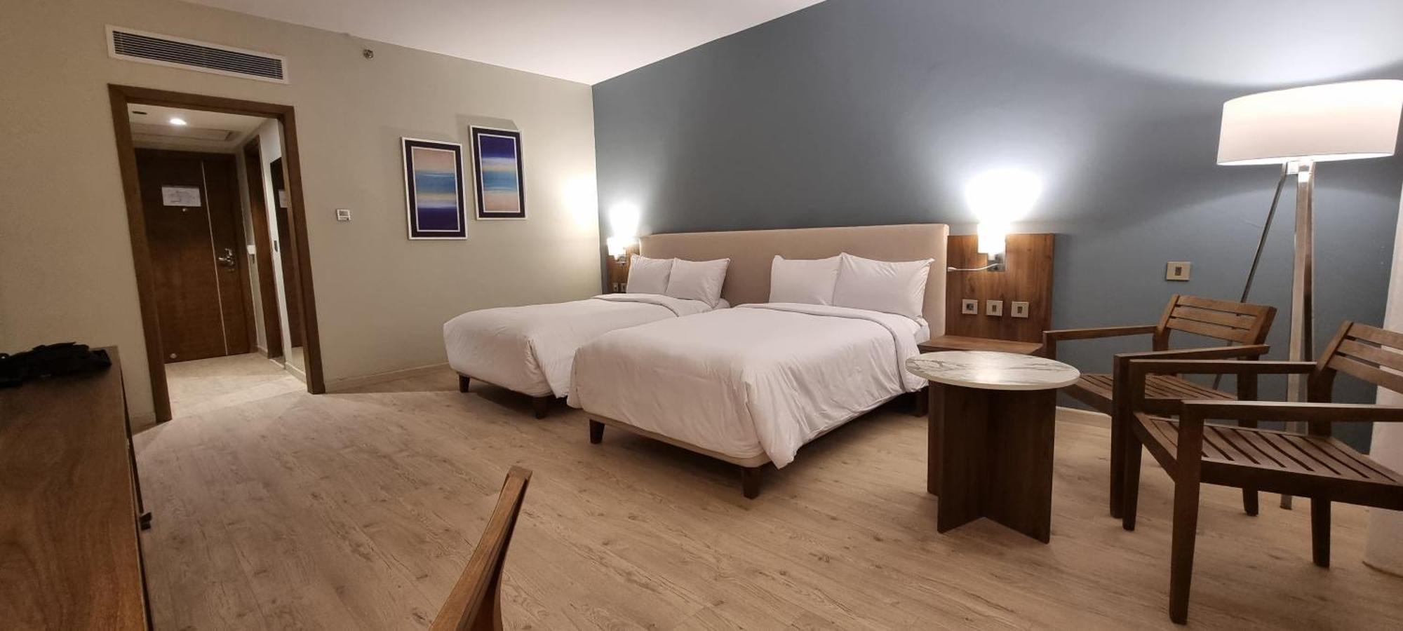 Phoenix Hotel & Wellness Sheikh Zayed City 외부 사진