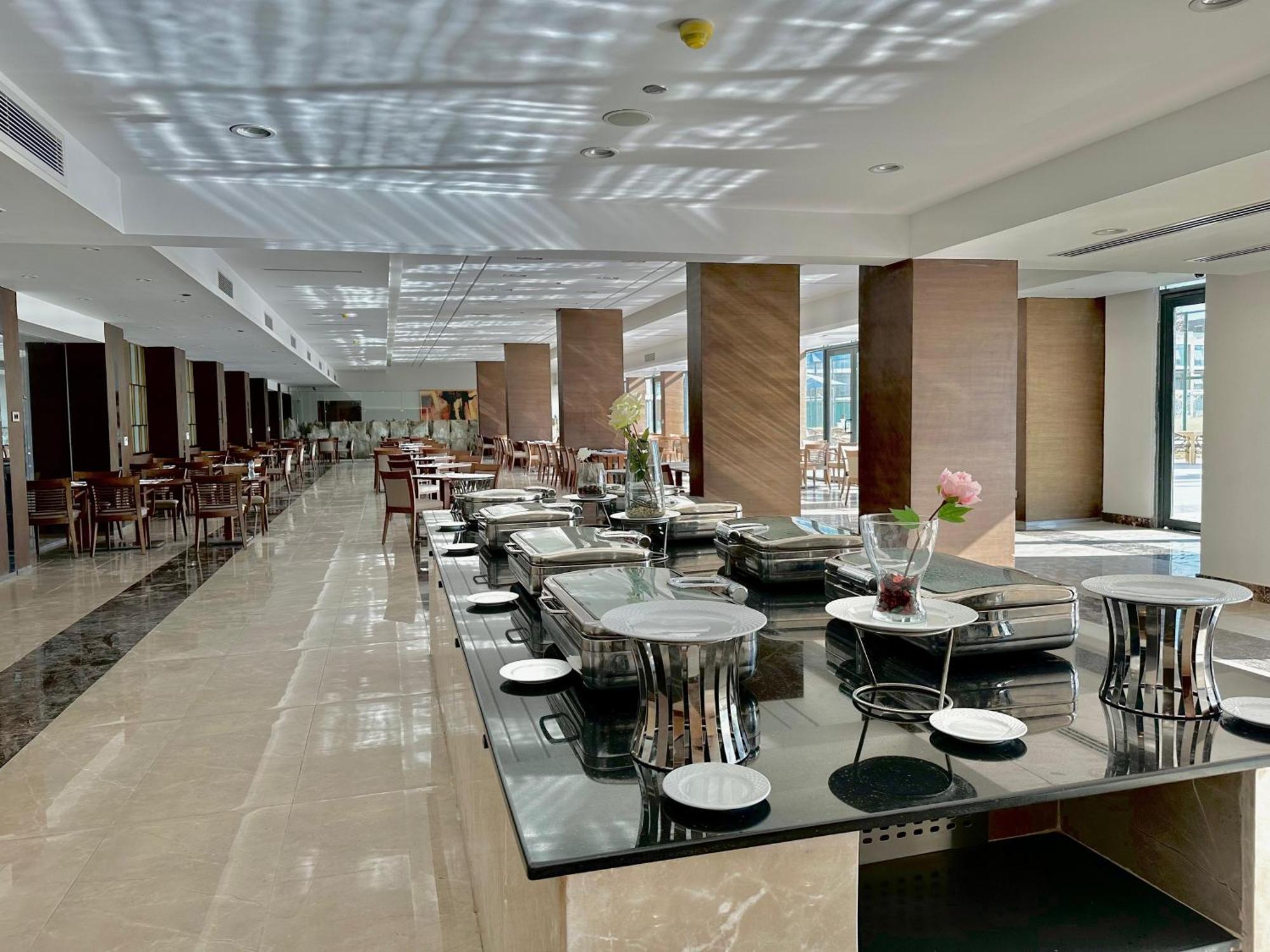 Phoenix Hotel & Wellness Sheikh Zayed City 외부 사진